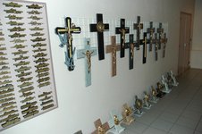 Large choix de croix en granit à Montbrison